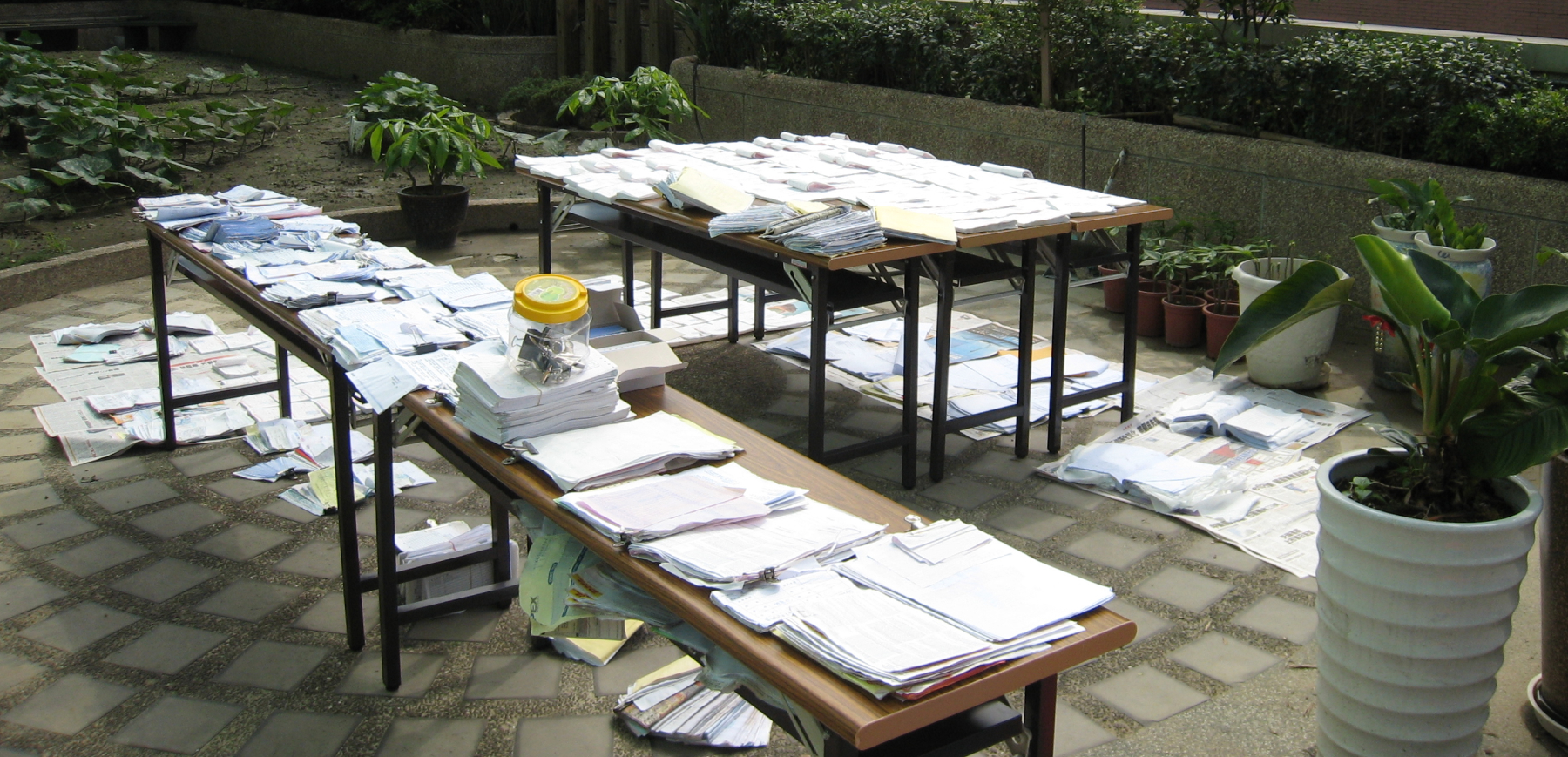 颱風天淹水，全所一起「救公司」